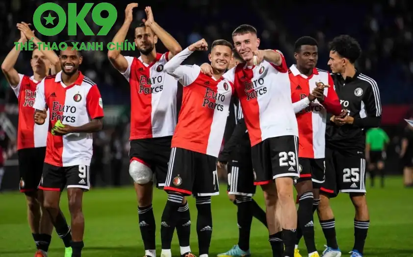 Feyenoord đang thăng hoa trên BXH VĐQG Hà Lan Feyenoord đang thăng hoa trên BXH VĐQG Hà Lan
