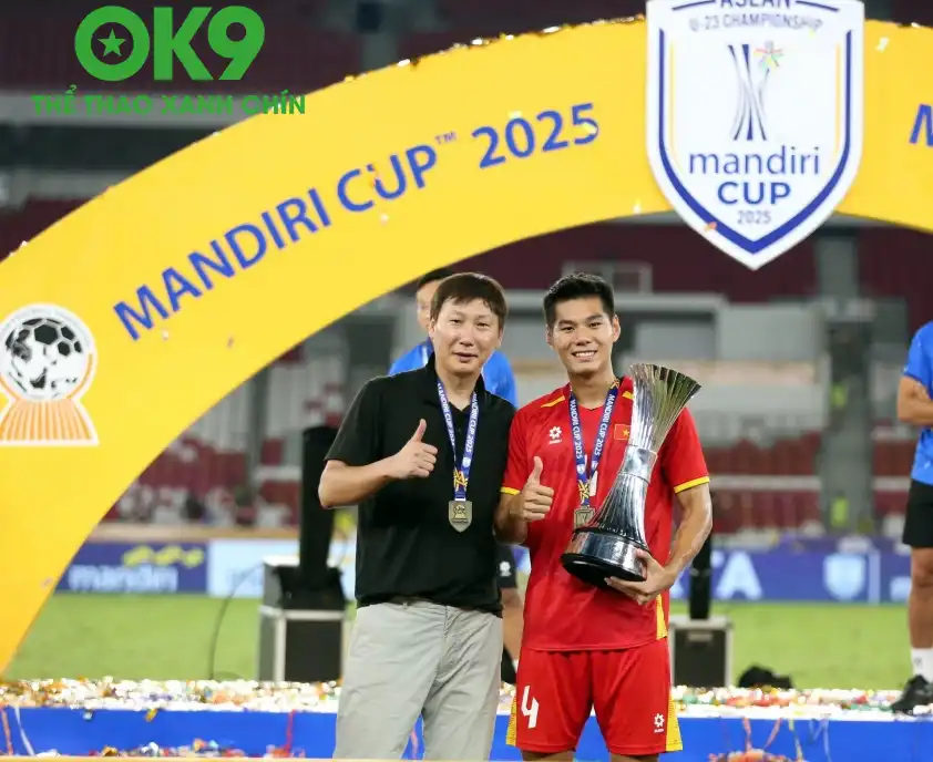 Trung vệ trẻ sẽ có trận ra mắt người hâm mộ ĐTQG? (Ảnh: FBNV)