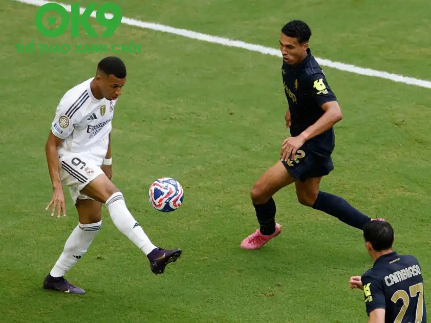 Real Madrid và Juventus là trận cầu đáng được mong chờ nhất vòng 3 UEFA Champions League (Ảnh: Eurosport) Real Madrid và Juventus là trận cầu đáng được mong chờ nhất vòng 3 UEFA Champions League (Ảnh: Eurosport)